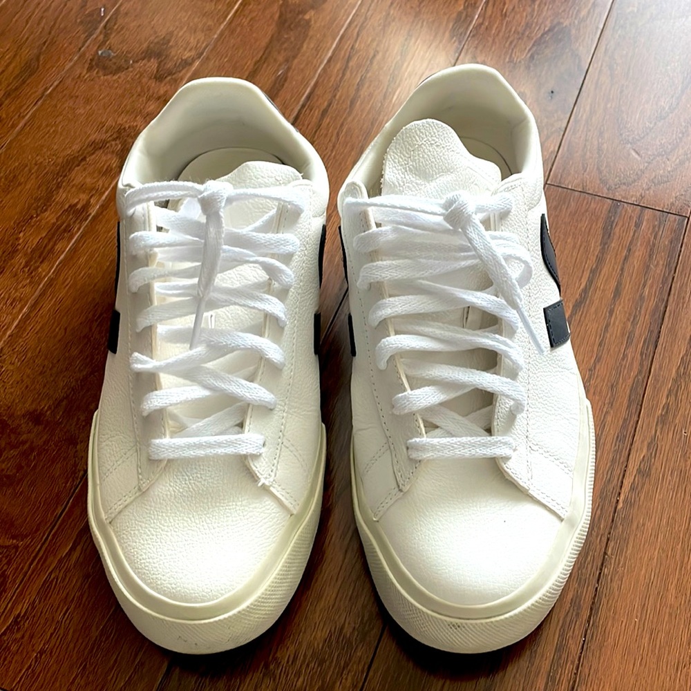 VEJA | Campo Chromefree Leather | Women’s | Size 8